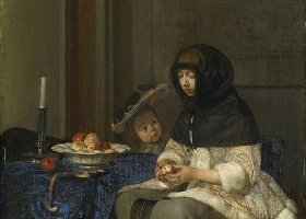 Femme pelant une pomme